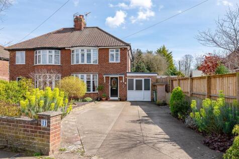 3 bedroom semi-detached house for sale