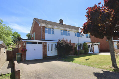 3 bedroom semi-detached house for sale
