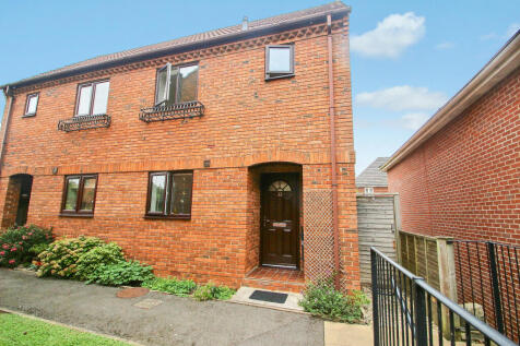Heritage Court, Glastonbury 2 bed terraced house for sale