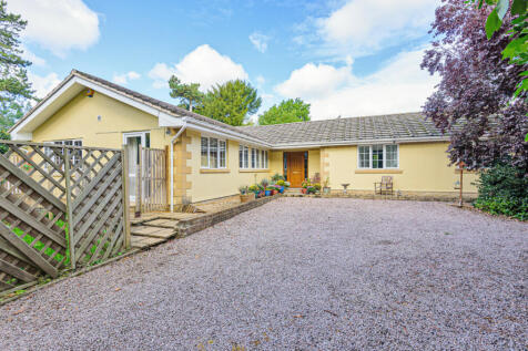 5 bedroom detached bungalow for sale