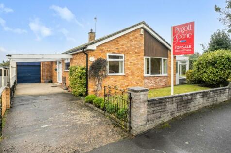 2 bedroom detached bungalow for sale