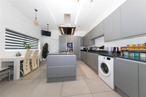 Sowerby Avenue, Bedfordshire LU2 3 bed detached house for sale