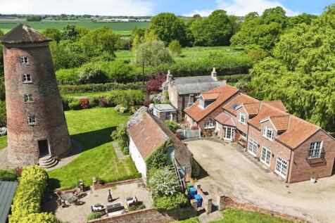 Burstwick Road, Burton Pidsea, Hull, ... 4 bed detached house for sale