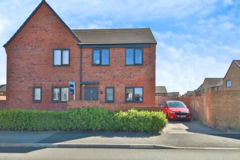 3 bedroom semi-detached house for sale