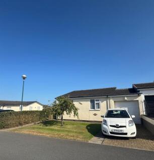 2 bedroom semi-detached bungalow for sale