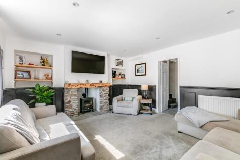Skipton Road, Cross Hills, North... 2 bed terraced house for sale