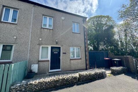 4 bedroom end of terrace house for sale