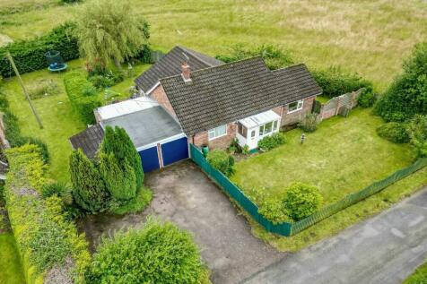 4 bedroom detached bungalow for sale