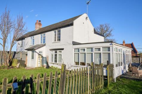 Post Office Road, Little Plumstead 4 bed cottage for sale