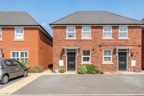 2 bedroom semi-detached house for sale