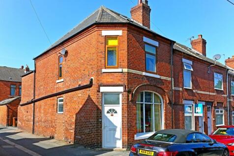 4 bedroom end of terrace house for sale