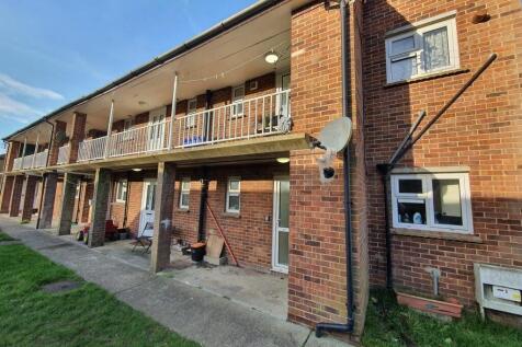 Studio flat for sale
