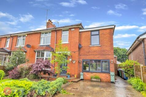 4 bedroom semi-detached house for sale