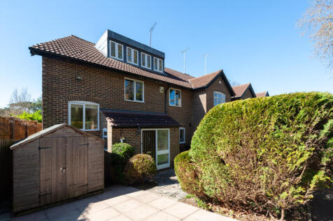 4 bedroom semi-detached house for sale