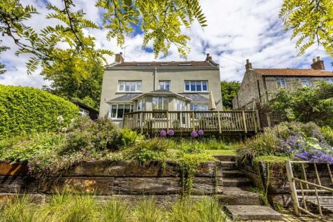 6 bedroom detached house for sale