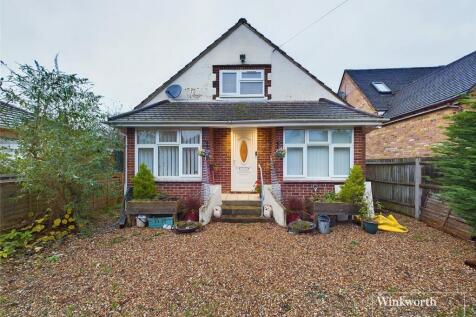 Colyton Way, Purley on Thames... 3 bed bungalow for sale