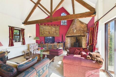Playhatch, Reading, United Kingdom, RG4 4 bed barn conversion for sale