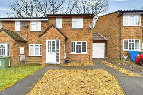 Rother Close, Sandhurst, Berkshire, GU47 3 bed end of terrace house for sale