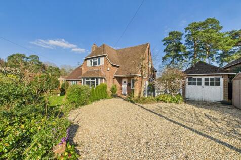 Beech Ride, Sandhurst, Berkshire, GU47 3 bed detached house for sale