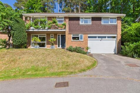 5 bedroom detached house for sale