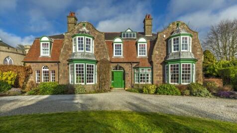 6 bedroom detached house for sale