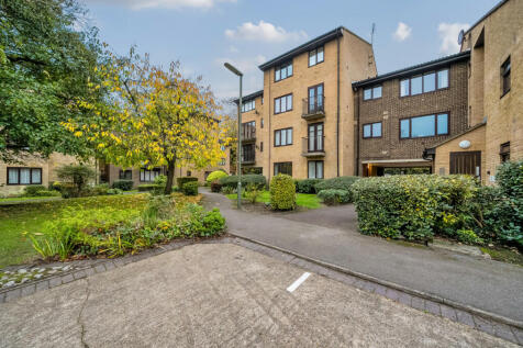 The Rowans, Woking, Surrey 1 bed apartment for sale