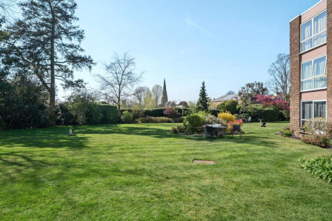 Parkside Court, Weybridge, Surrey 2 bed apartment for sale