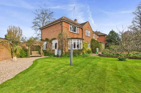 Princes Risborough HP27 4 bed detached house for sale