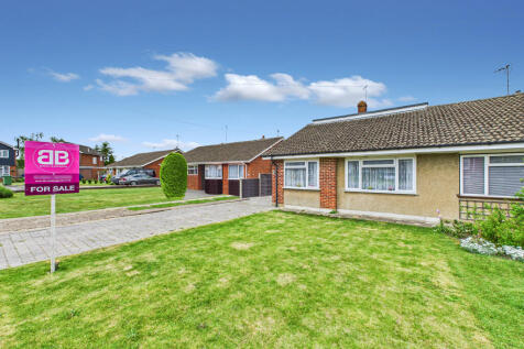 3 bedroom semi-detached bungalow for sale