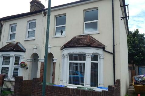 4 bedroom end of terrace house for sale