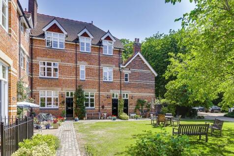 St. Francis Close, Buntingford 4 bed townhouse for sale