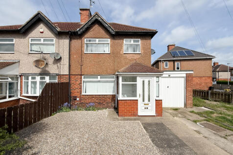 3 bedroom semi-detached house for sale