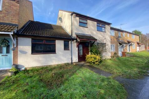 5 bedroom terraced house for sale