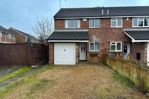 Thornfield, Cherry Lodge... 3 bed terraced house for sale