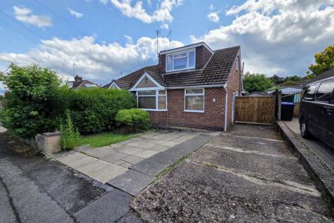 Landsdown Drive, Westone, NN3 3ED 2 bed semi