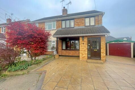 3 bedroom semi-detached house for sale