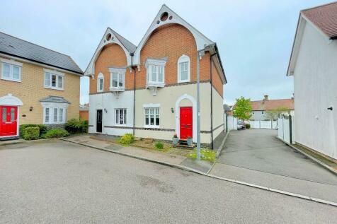 3 bedroom semi-detached house for sale