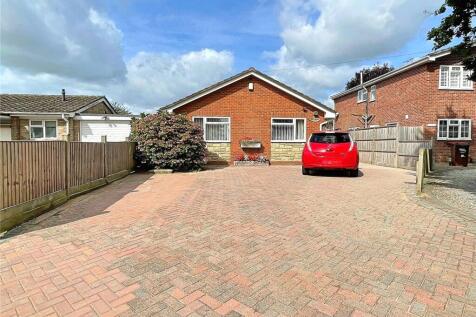 Dappers Lane, Angmering... 2 bed bungalow for sale
