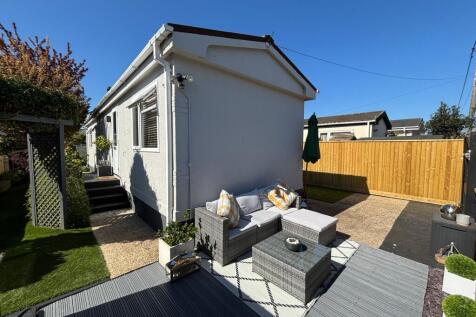 Southampton Road, Ringwood BH24 2 bed park home for sale