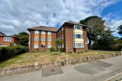 2 bedroom ground floor flat for sale