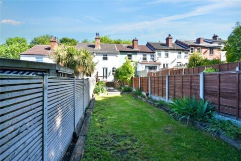 Well Lane, Kippax, Leeds, West Yorkshire 2 bed terraced house for sale