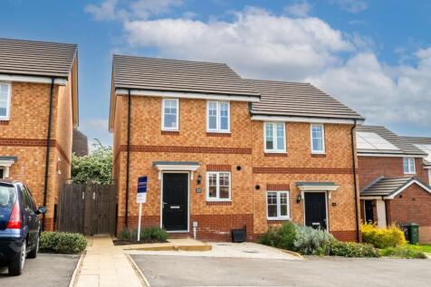 Goldfinch Rise, Pershore, WR10 2 bed semi