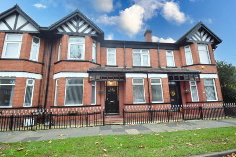Stretford Road, Urmston, M41 4 bed terraced house for sale