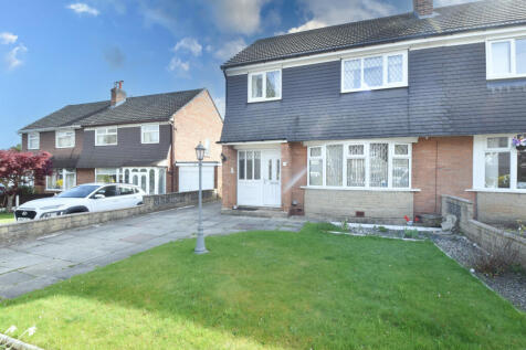 Coberley Avenue, Davyhulme, M41 3 bed semi