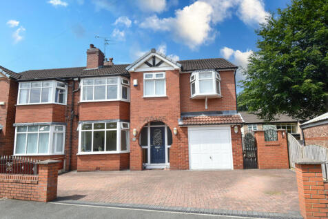 Fairholme Avenue, Urmston, M41 4 bed semi
