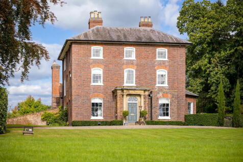 8 bedroom detached house for sale
