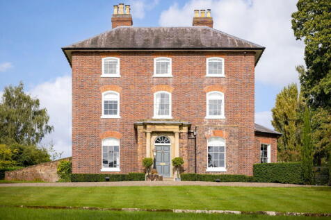 8 bedroom detached house for sale