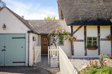 3 bedroom cottage for sale