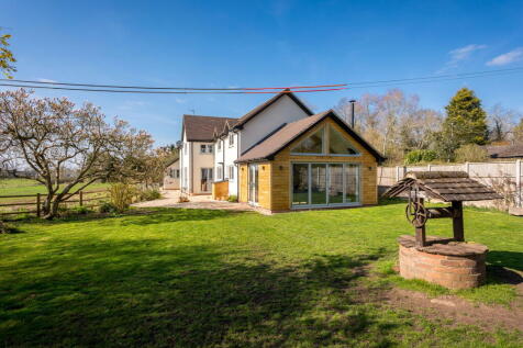 5 bedroom detached house for sale