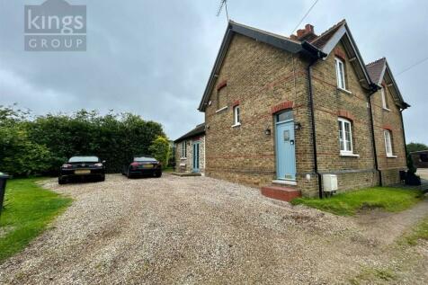 2 bedroom semi-detached house for sale